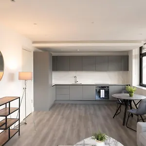 https://brentford-apartments-by-charles-hope.brighton-hotels-england.com